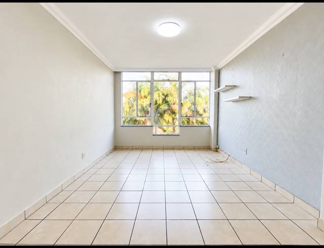 1 BEDROOM APARTMENT FOR SALE IN ESSENWOOD